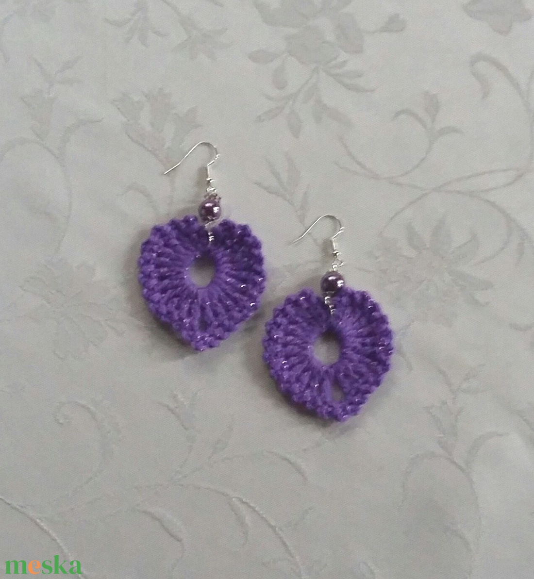 Lila horgolt fülbevaló - ékszer - fülbevaló - lógó fülbevaló - Meska.hu
