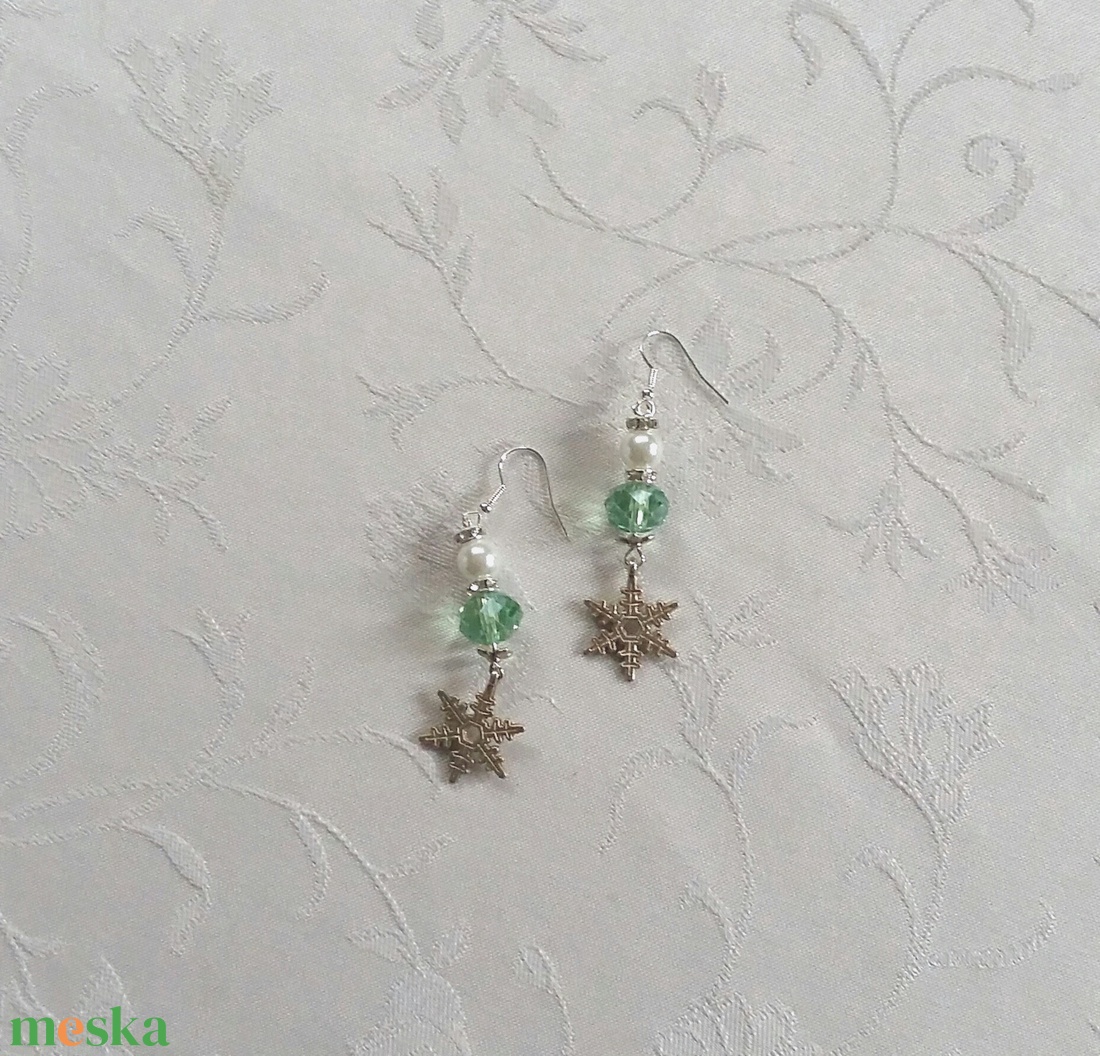 Karácsonyi gyöngyök - ékszer - fülbevaló - lógó fülbevaló - Meska.hu