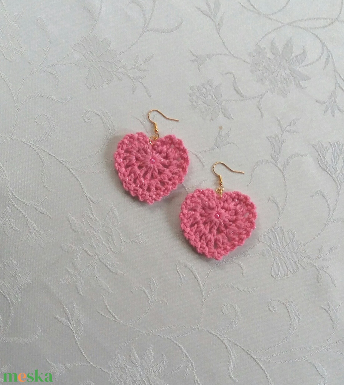 Rózsaszín szívecske - ékszer - fülbevaló - lógó fülbevaló - Meska.hu