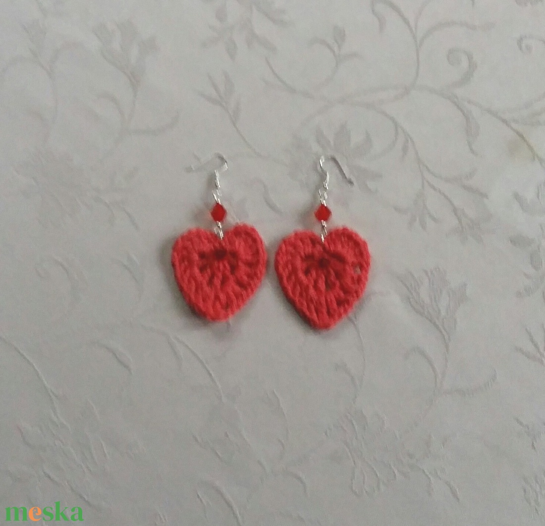 Horgolt szívecske - ékszer - fülbevaló - lógó csepp fülbevaló - Meska.hu