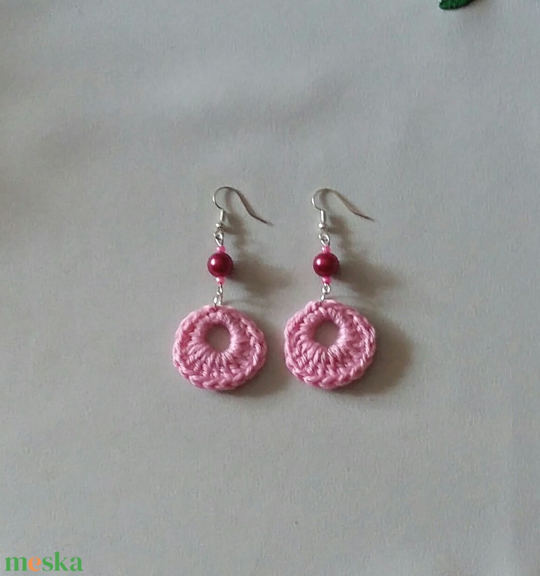 Rózsaszín fülbevaló - ékszer - fülbevaló - lógós kerek fülbevaló - Meska.hu