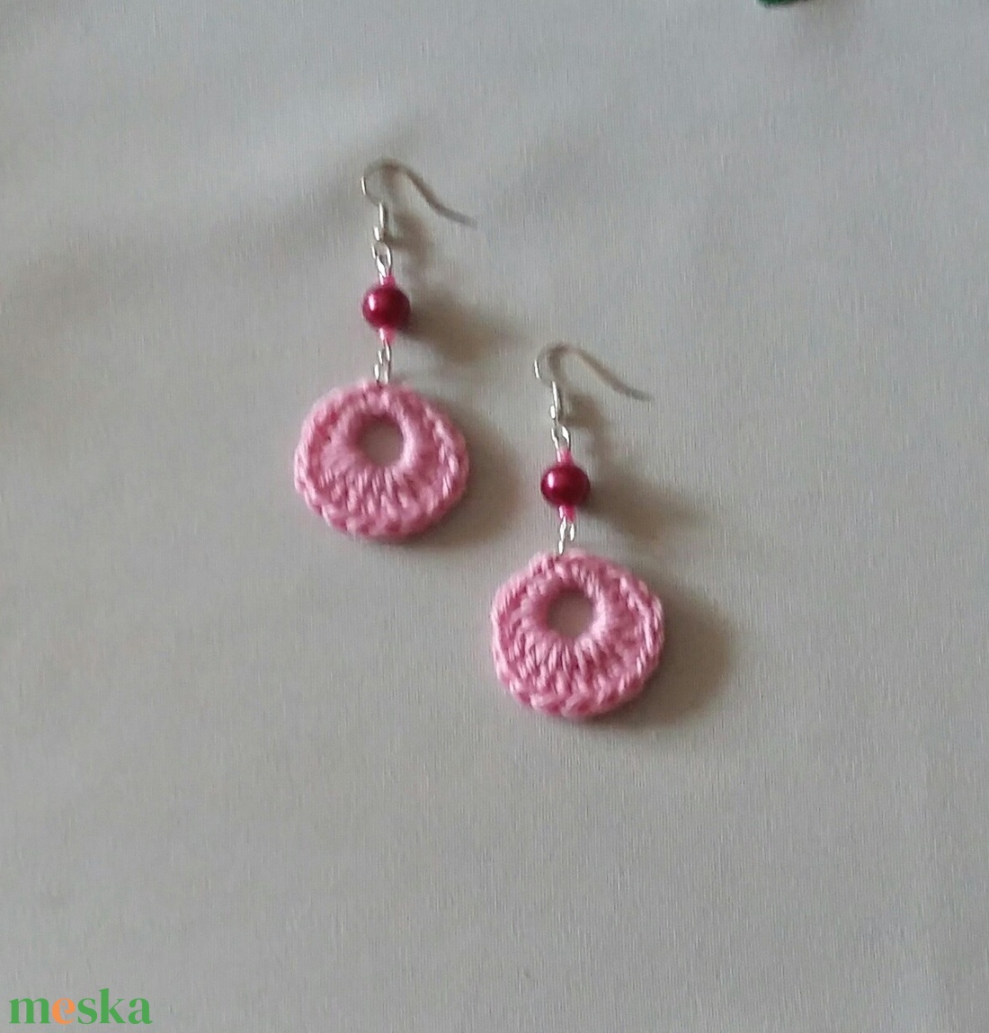 Rózsaszín fülbevaló - ékszer - fülbevaló - lógós kerek fülbevaló - Meska.hu