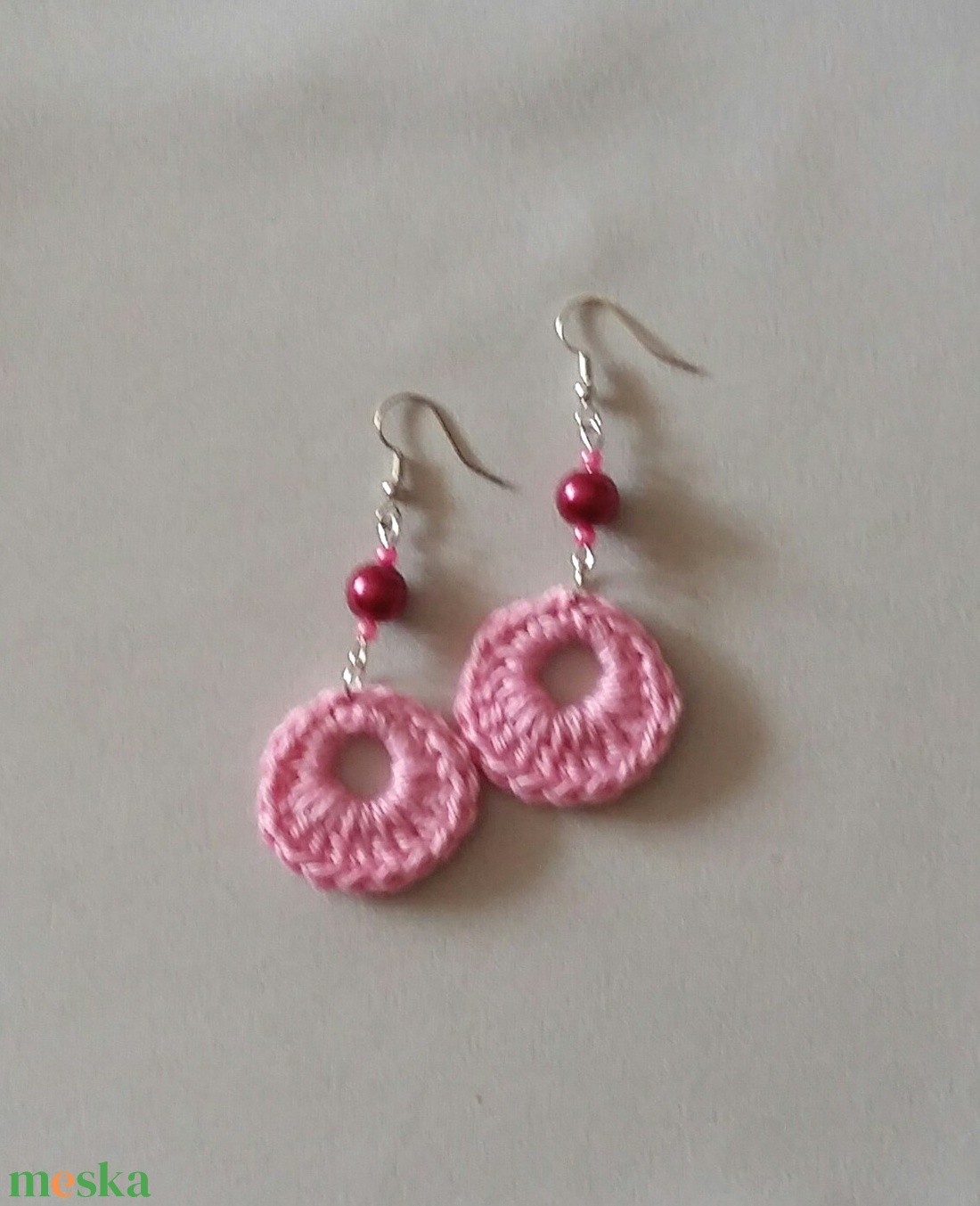 Rózsaszín fülbevaló - ékszer - fülbevaló - lógós kerek fülbevaló - Meska.hu