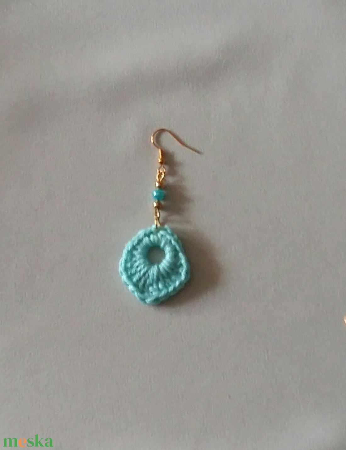 Türkiz horgolt fülbevaló - ékszer - fülbevaló - lógós kerek fülbevaló - Meska.hu