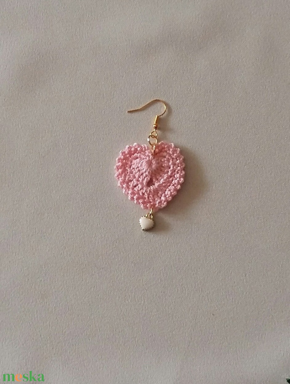 Rózsaszín szívecske - ékszer - fülbevaló - lógó fülbevaló - Meska.hu