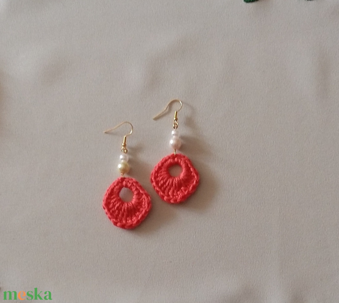 Horgolt fülbevaló - ékszer - fülbevaló - lógó fülbevaló - Meska.hu