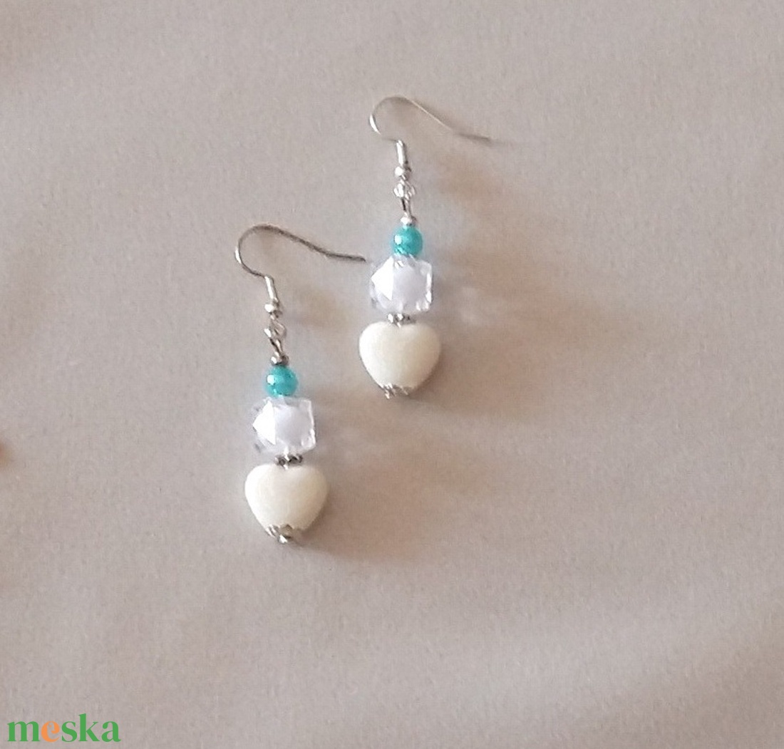 Szivecskés fülbevaló - ékszer - fülbevaló - lógó fülbevaló - Meska.hu