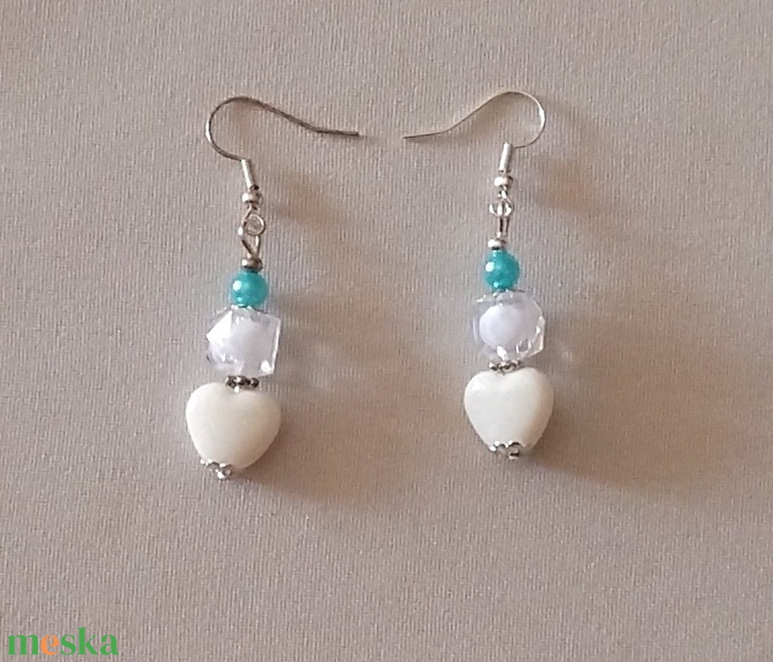 Szivecskés fülbevaló - ékszer - fülbevaló - lógó fülbevaló - Meska.hu