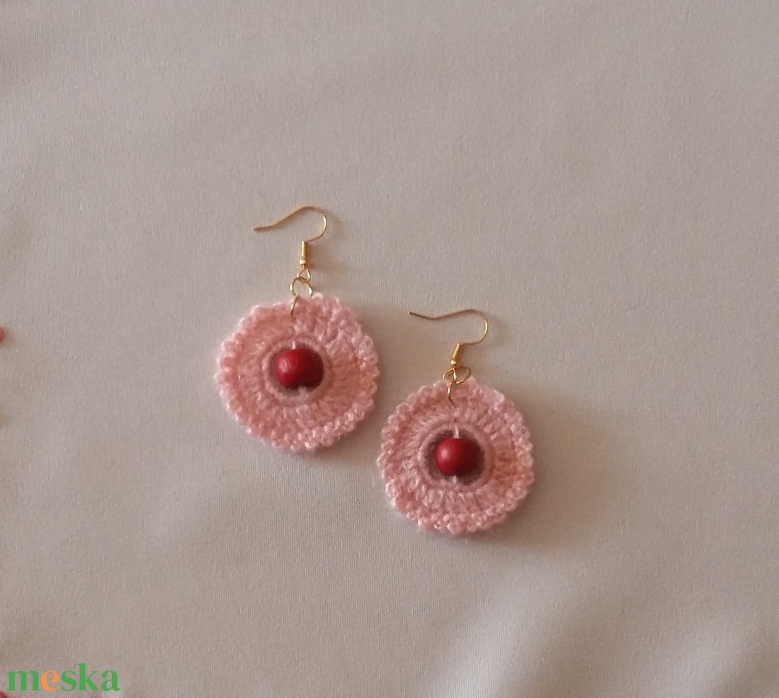 Horgolt fülbevaló - ékszer - fülbevaló - lógós kerek fülbevaló - Meska.hu