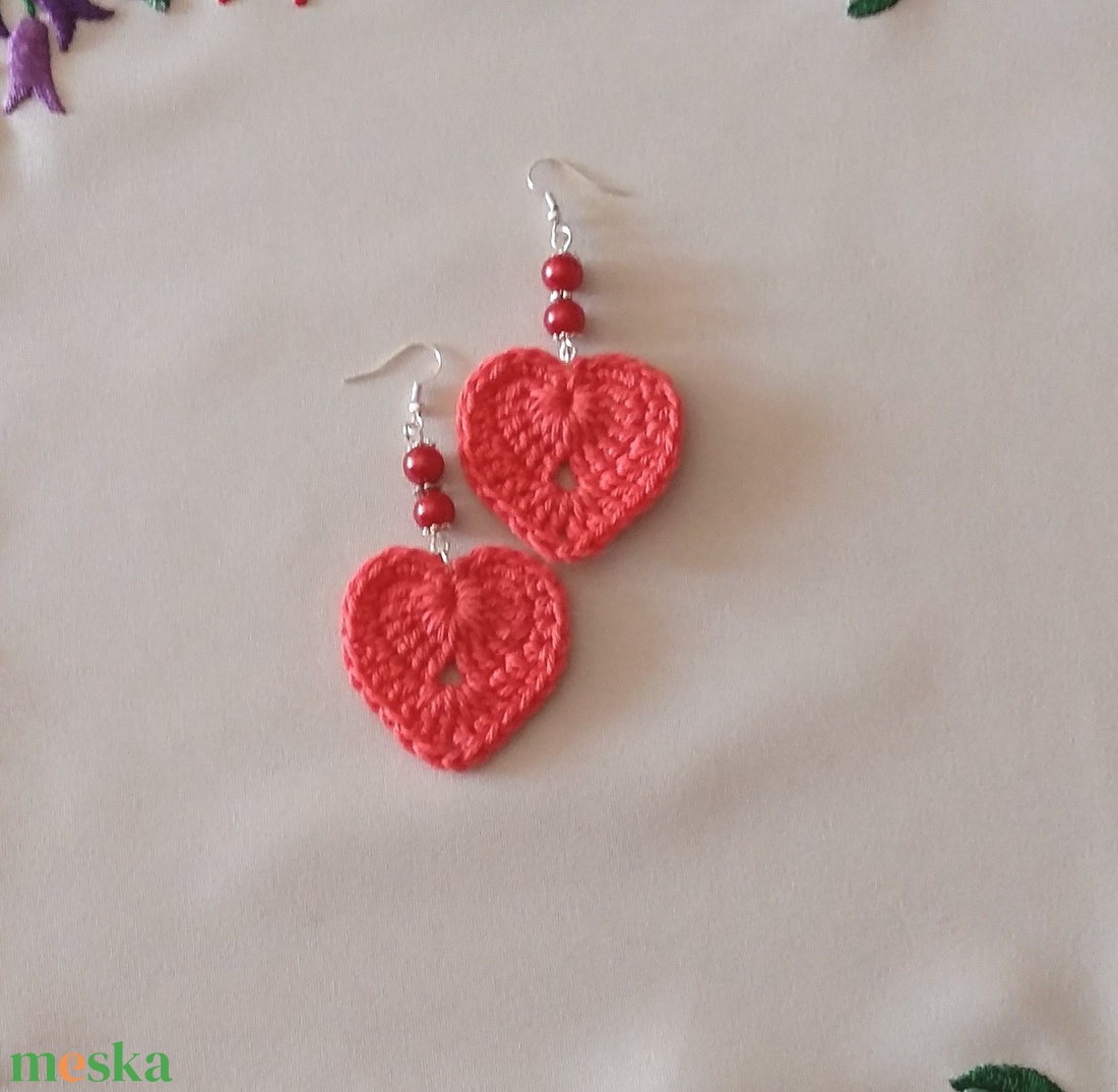 Horgolt szívecske - ékszer - fülbevaló - lógó fülbevaló - Meska.hu