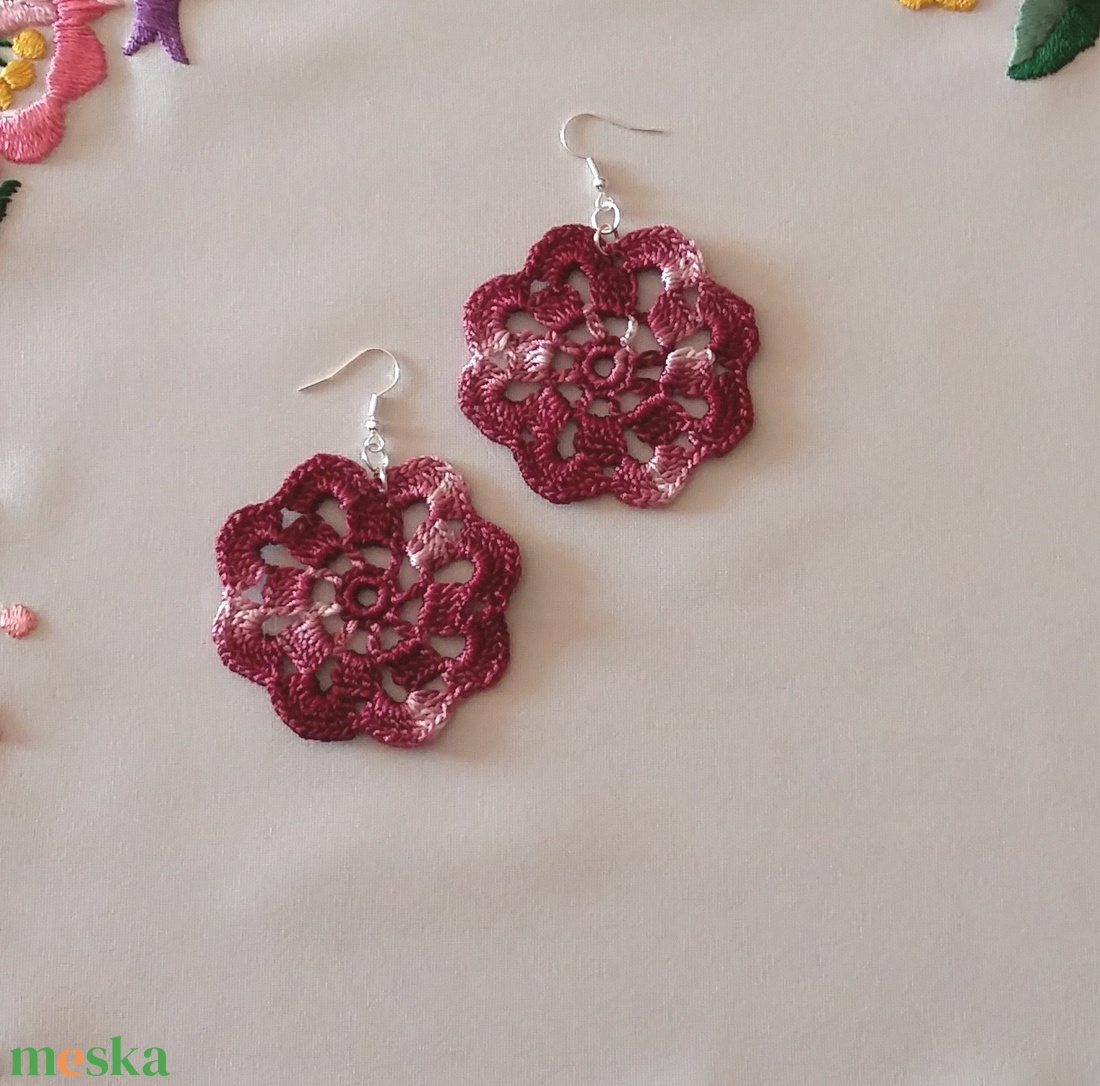 Horgolt fülbevaló - ékszer - fülbevaló - lógós kerek fülbevaló - Meska.hu