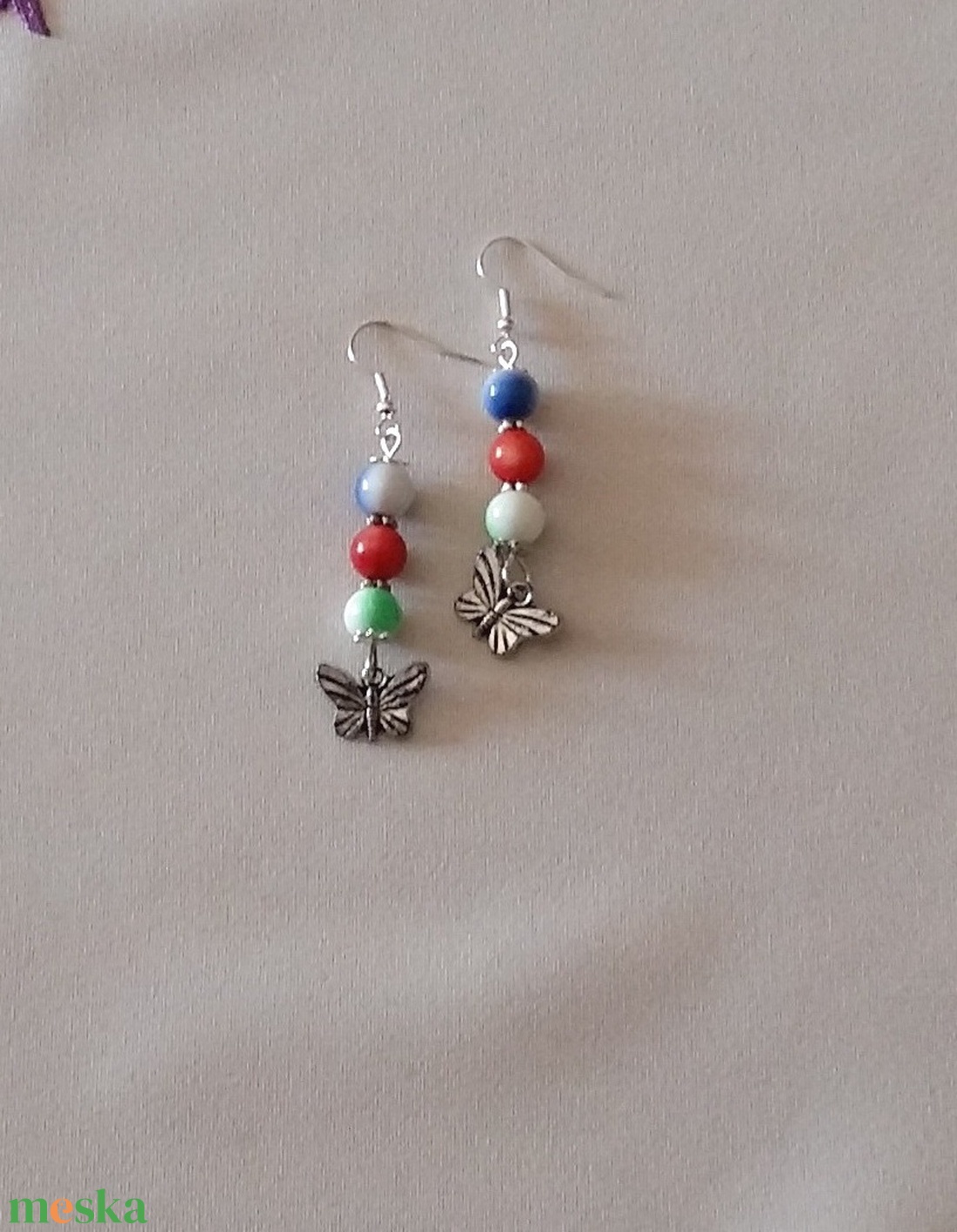 Színes gyöngyök - ékszer - fülbevaló - lógó fülbevaló - Meska.hu