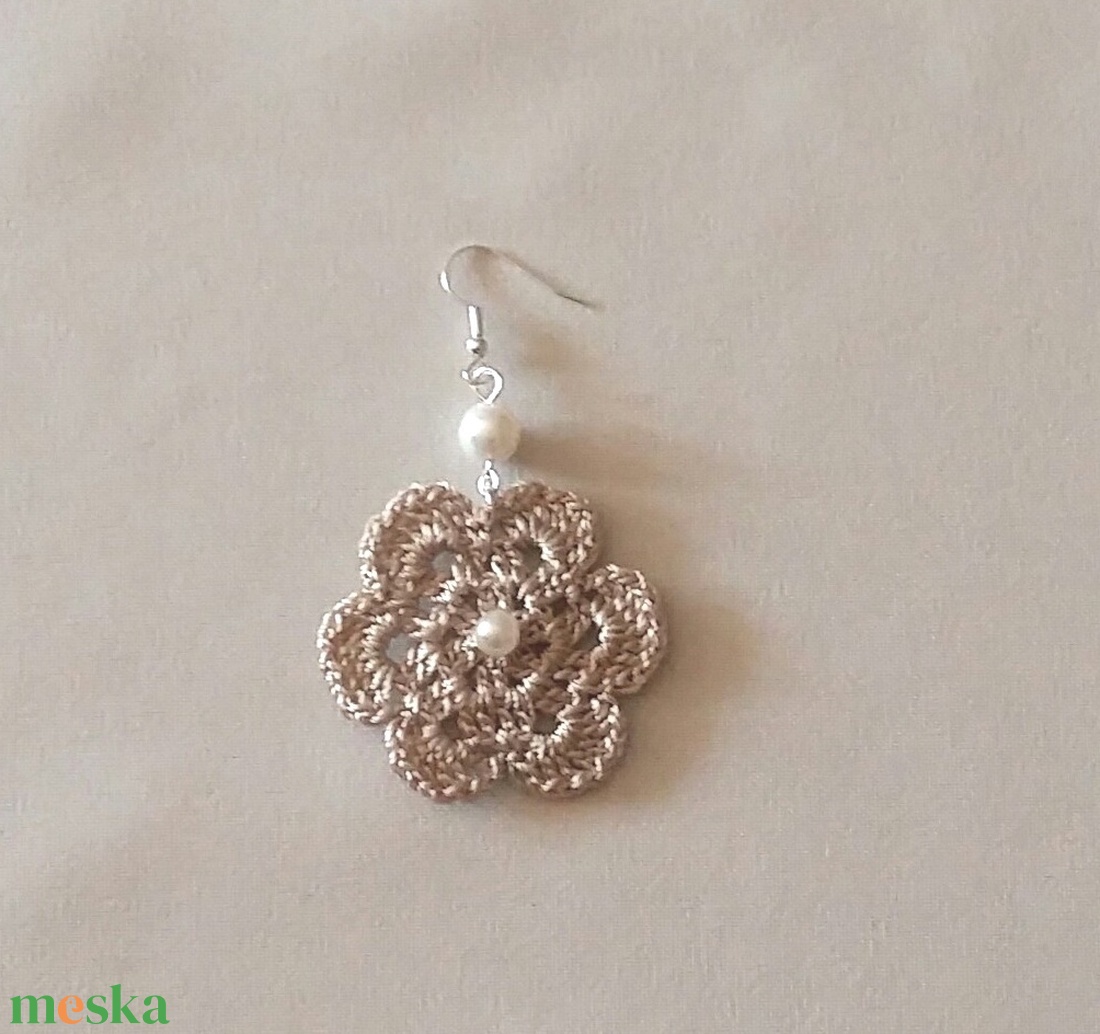 Horgolt fülbevaló - ékszer - fülbevaló - lógós kerek fülbevaló - Meska.hu