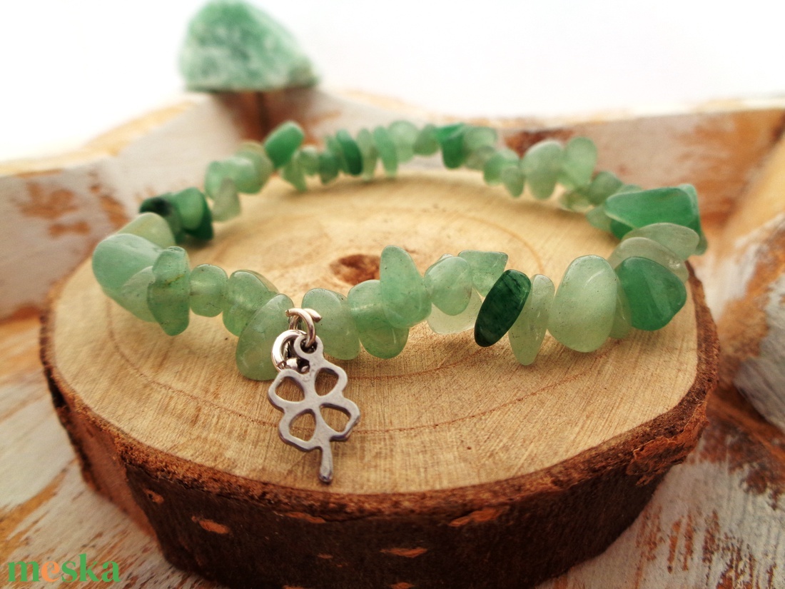 Újévi szerencsehozó ásvány karkötő  - ékszer - karkötő - bogyós karkötő - Meska.hu