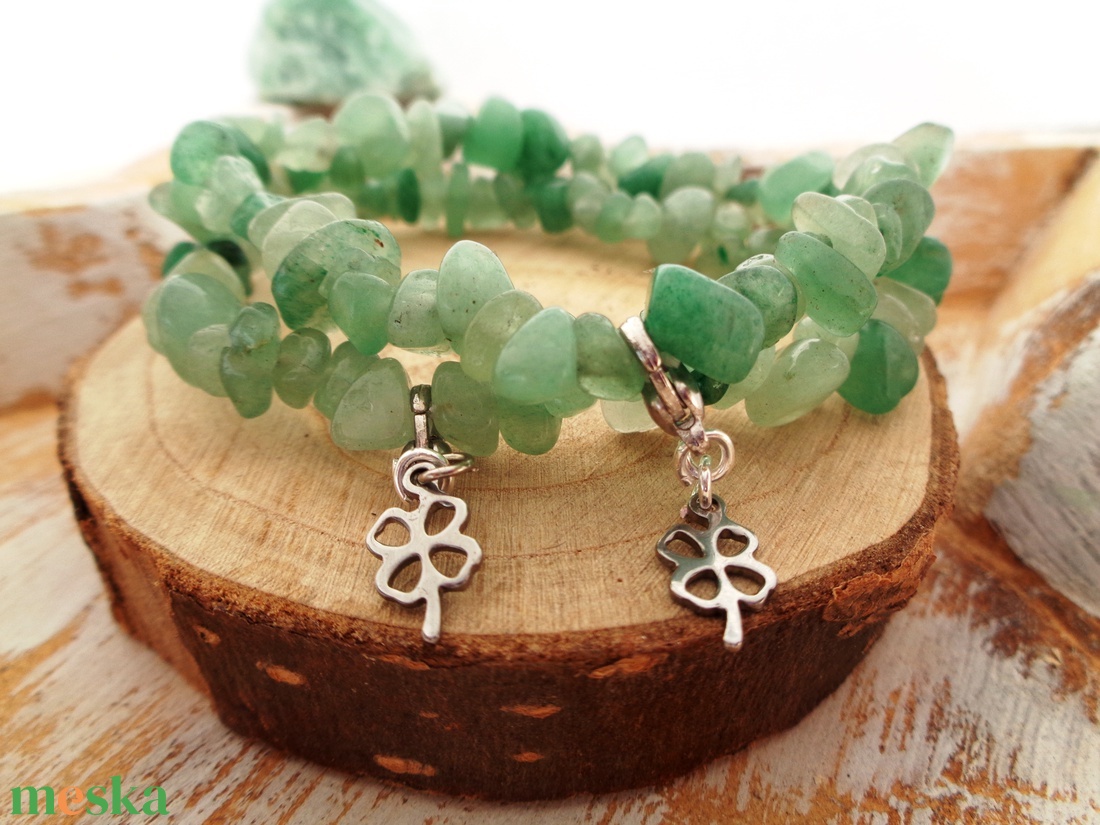 Újévi szerencsehozó ásvány karkötő  - ékszer - karkötő - bogyós karkötő - Meska.hu