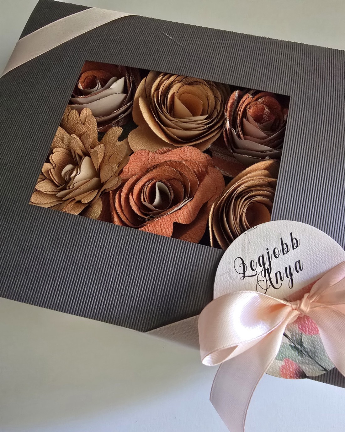 Szülőköszöntő virágbox örökrózsás - esküvő - emlék & ajándék - szülőköszöntő ajándék - Meska.hu