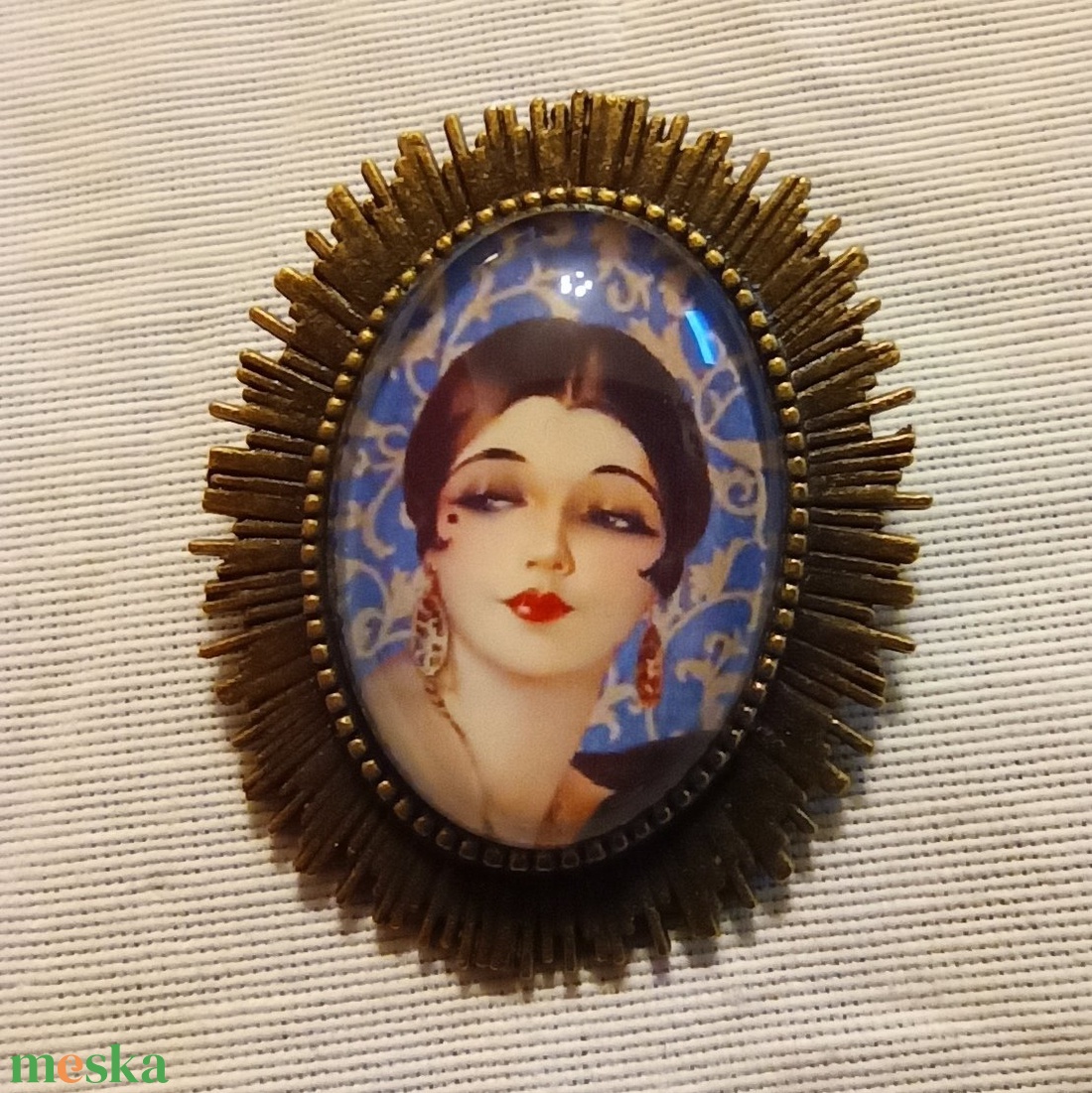 Vintage hangulatú bross hölgy arcképével - ékszer - kitűző és bross - Meska.hu Vintage hangulatú bross hölgy arcképével - ékszer - kitűző és bross - Meska.hu