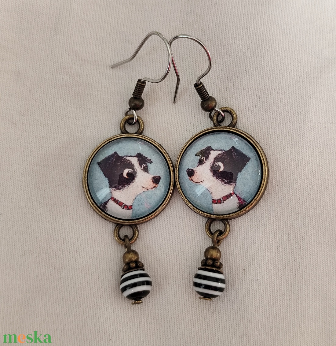 Üveglencsés fülbevaló kutyás képpel - ékszer - fülbevaló - lógós kerek fülbevaló - Meska.hu