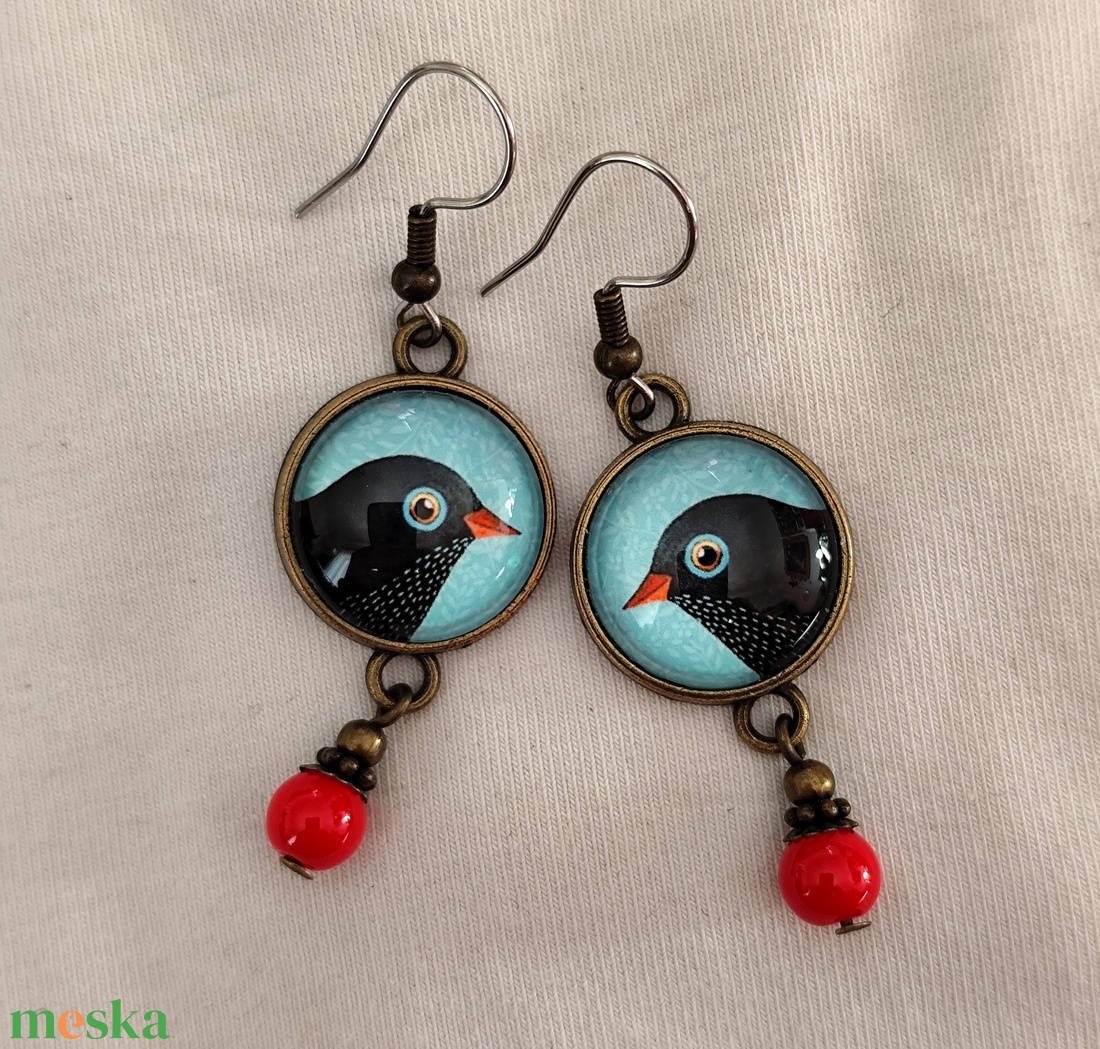 Üveglencsés fülbevaló madaras képpel - ékszer - fülbevaló - lógós kerek fülbevaló - Meska.hu