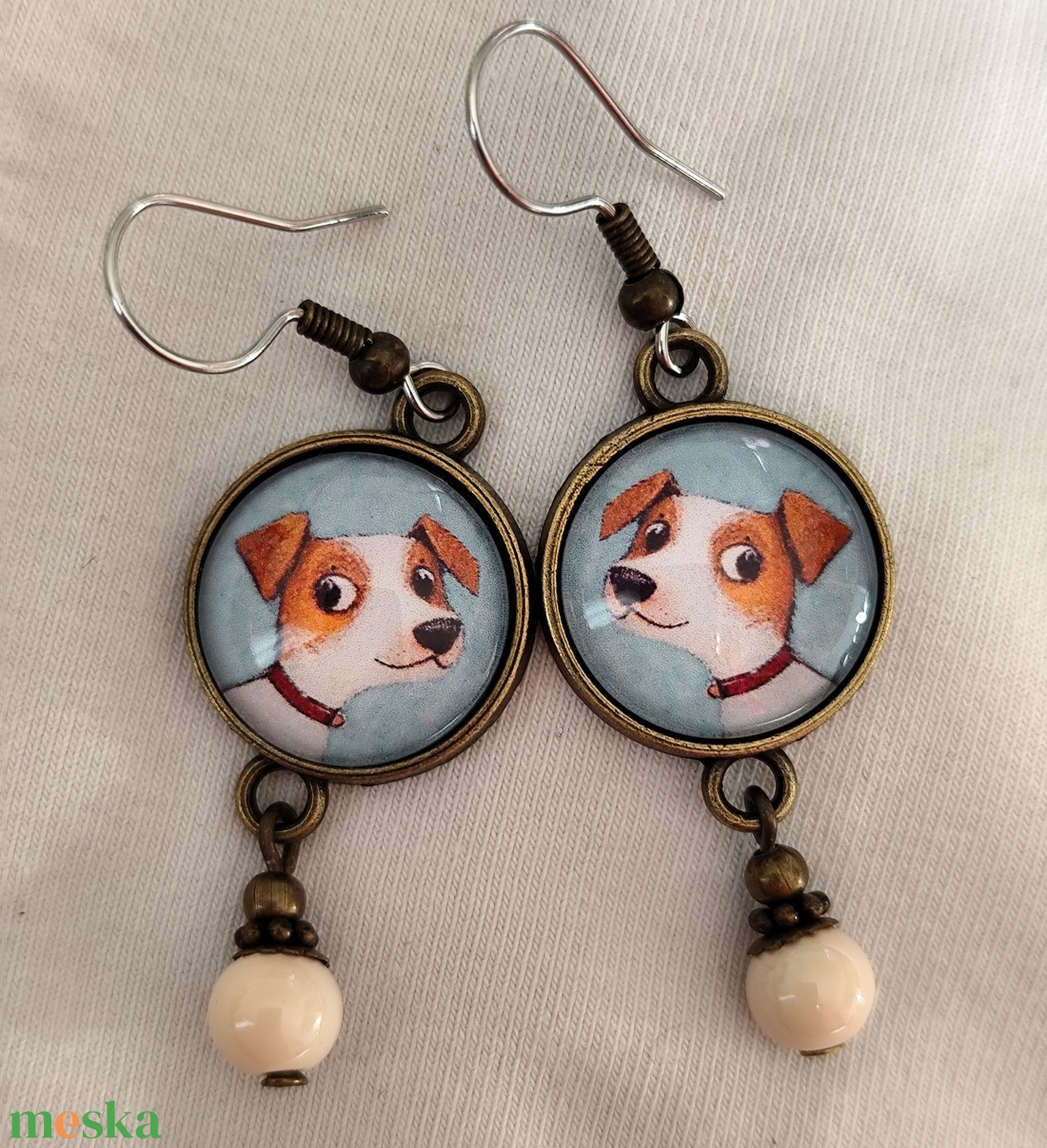 Üveglencsés fülbevaló kutyás képpel - ékszer - fülbevaló - lógós kerek fülbevaló - Meska.hu