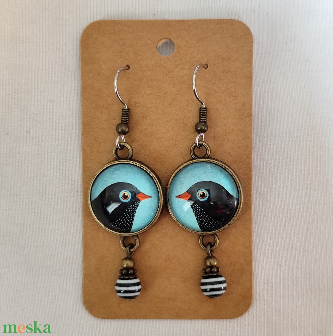 Üveglencsés fülbevaló madaras képpel - ékszer - fülbevaló - lógós kerek fülbevaló - Meska.hu