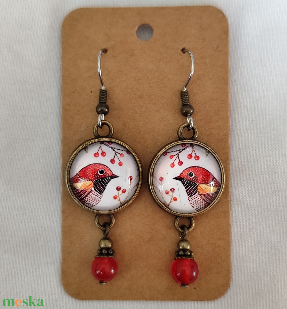 Madaras üveglencsés fülbevaló - ékszer - fülbevaló - lógó fülbevaló - Meska.hu