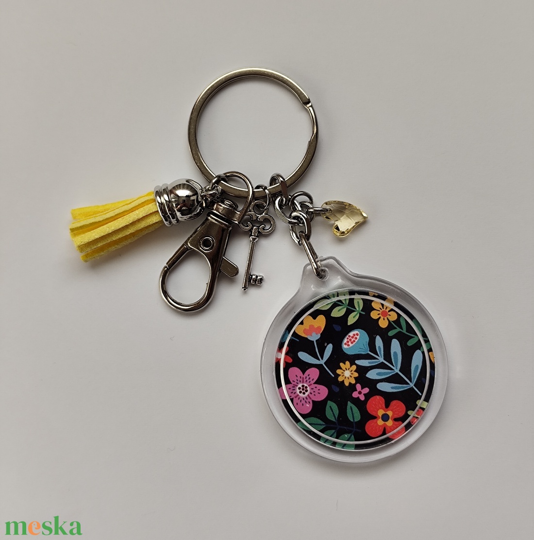 Virágos kulcstartó - táska & tok - kulcstartó & táskadísz - kulcstartó - Meska.hu