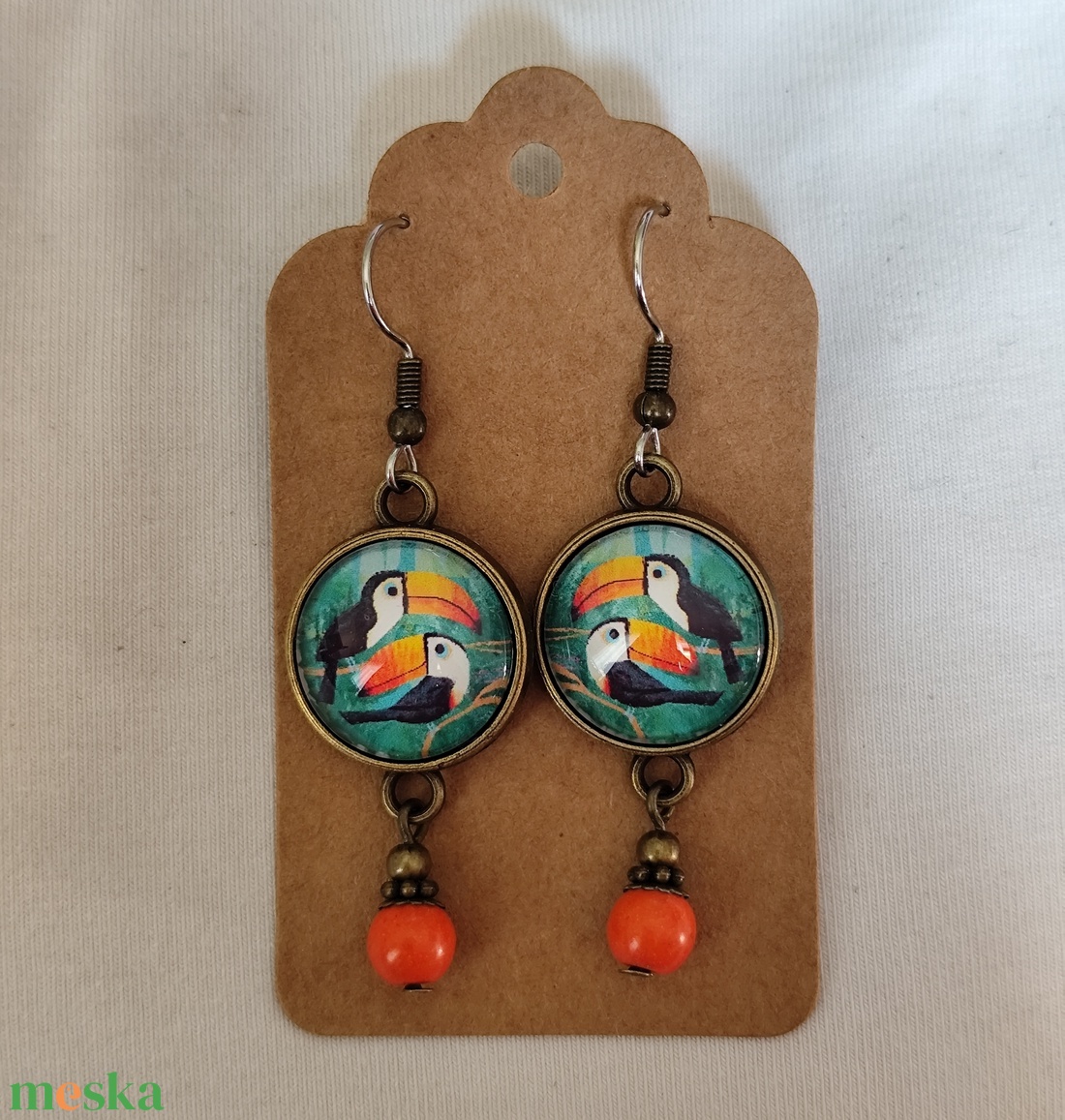 Madaras üveglencsés fülbevaló - ékszer - fülbevaló - lógó fülbevaló - Meska.hu