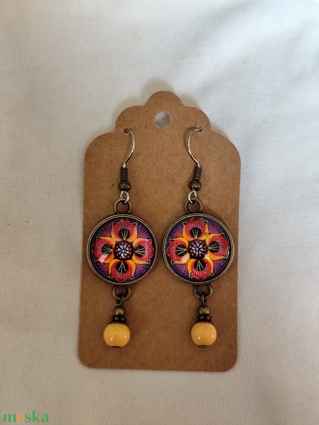 Üveglencsés fülbevaló mandala mintával - ékszer - fülbevaló - lógós kerek fülbevaló - Meska.hu