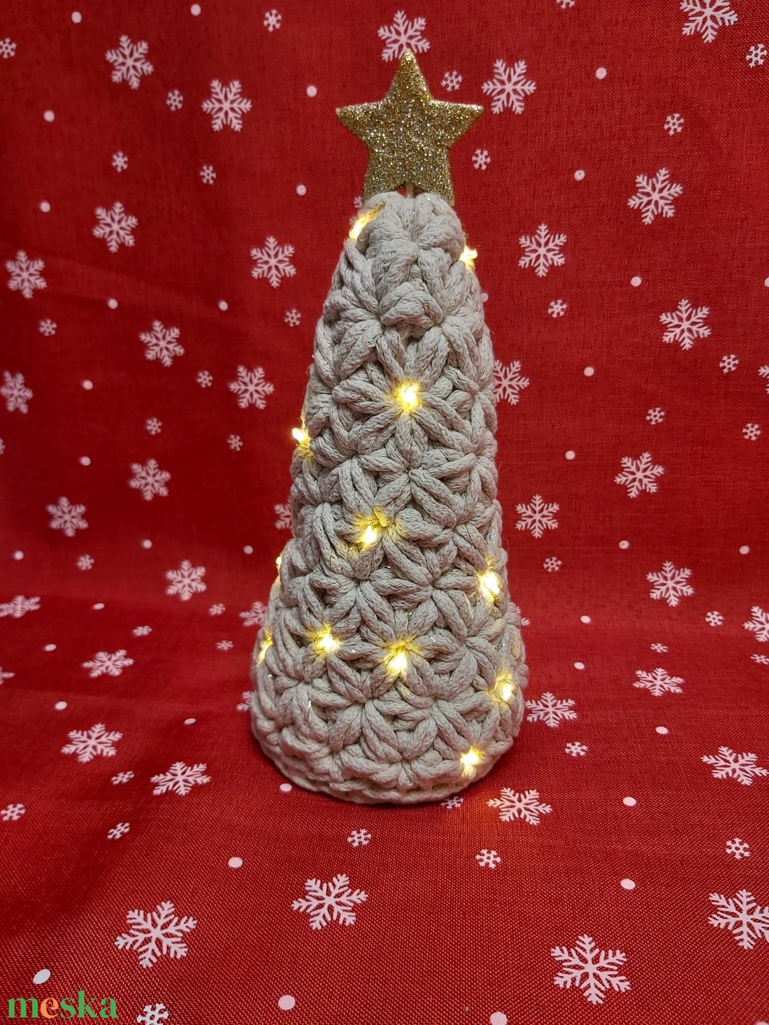 Jázmin mintás horgolt karácsonyfa led világítással - karácsony - karácsonyi lakásdekoráció - karácsonyfa, grincsfa - Meska.hu