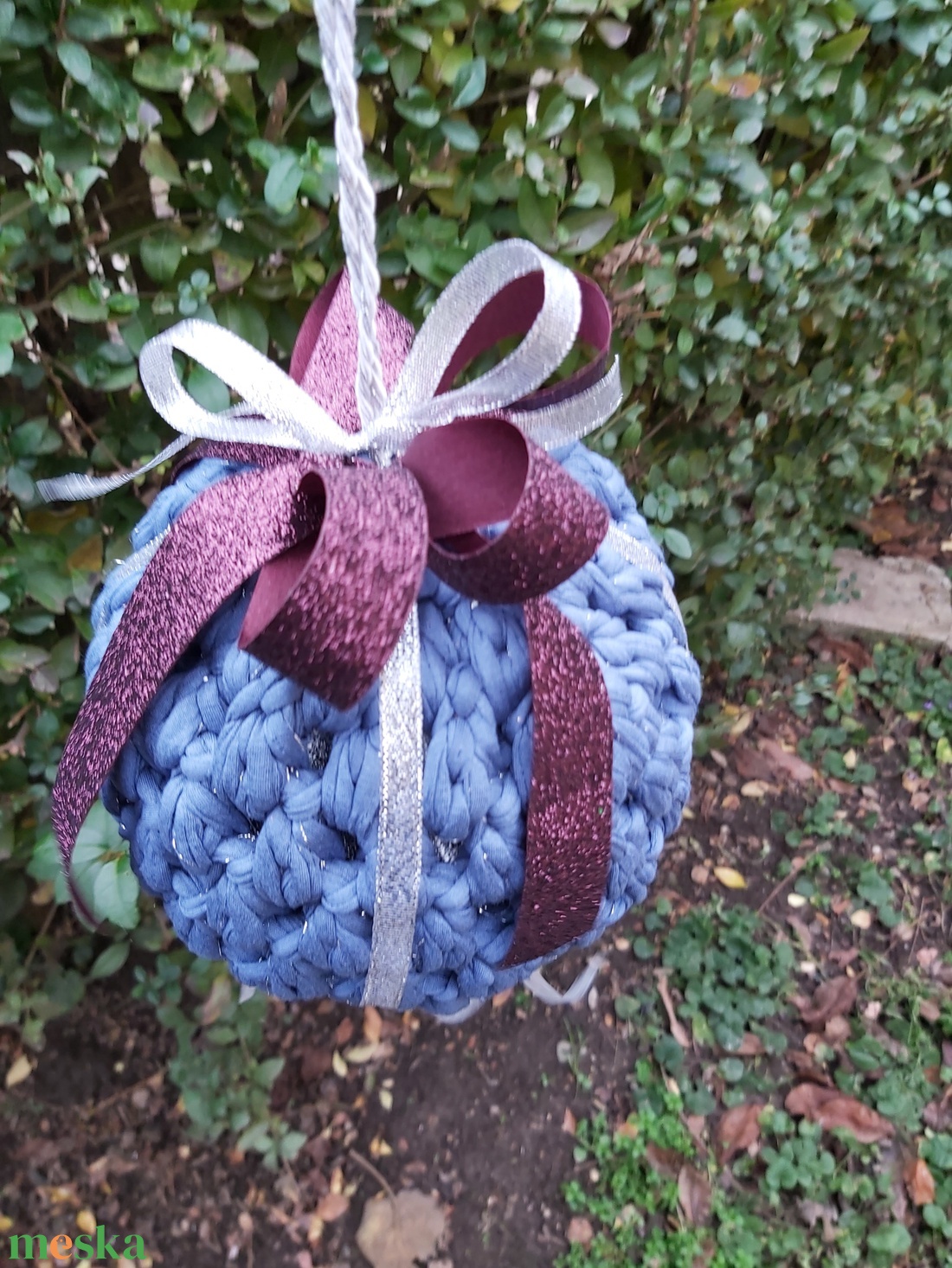 Horgolt karácsonyi függődísz, óriási méretű gömb  - karácsony - karácsonyi lakásdekoráció - karácsonyi lakásdíszek - Meska.hu