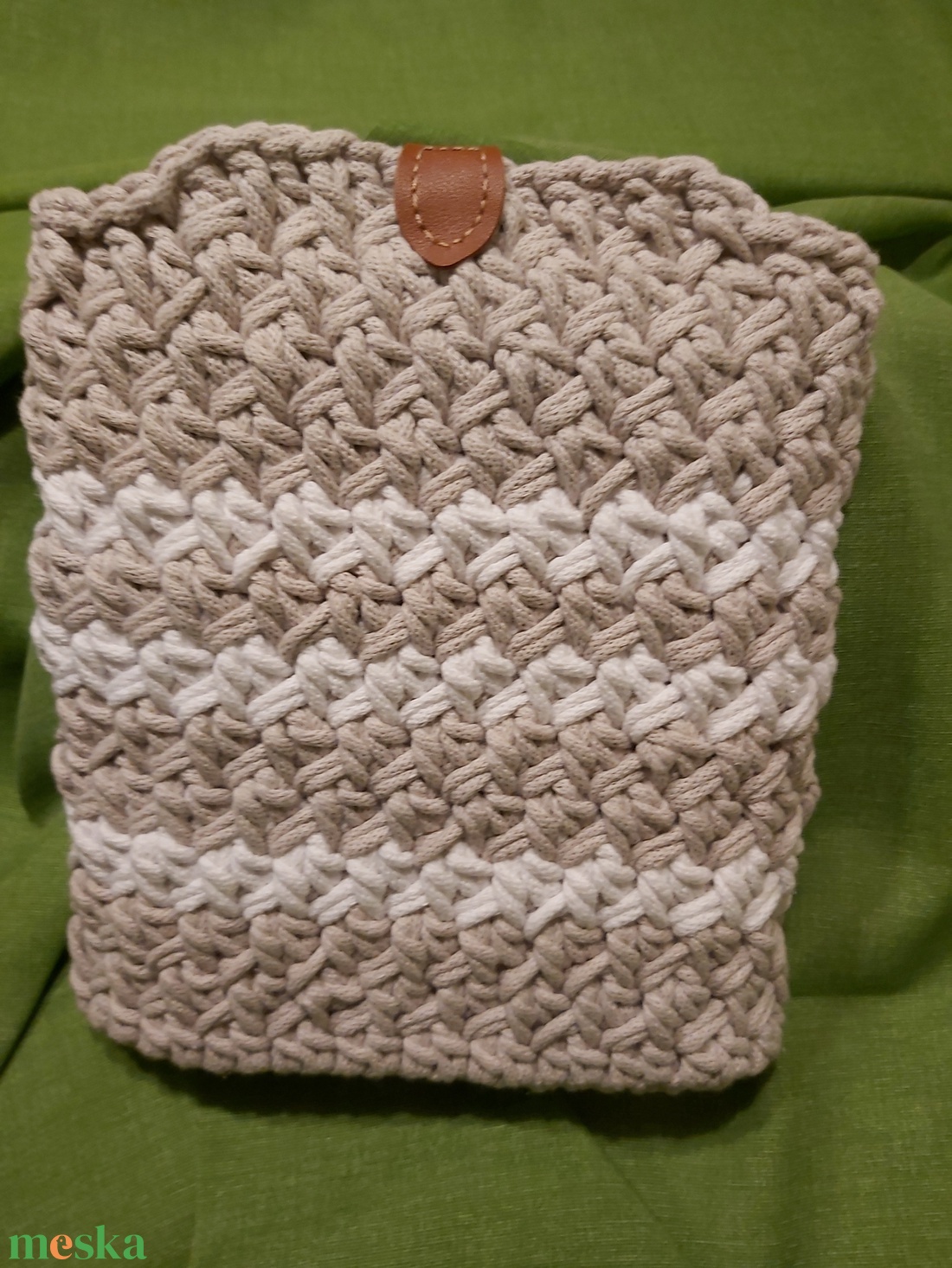 Horgolt könyvtartó, könyvtok újrahasznosított pamut zsinórfonalból, nagy könyvhöz is, patentos zárral. - könyv & zene - könyvtok - Meska.hu