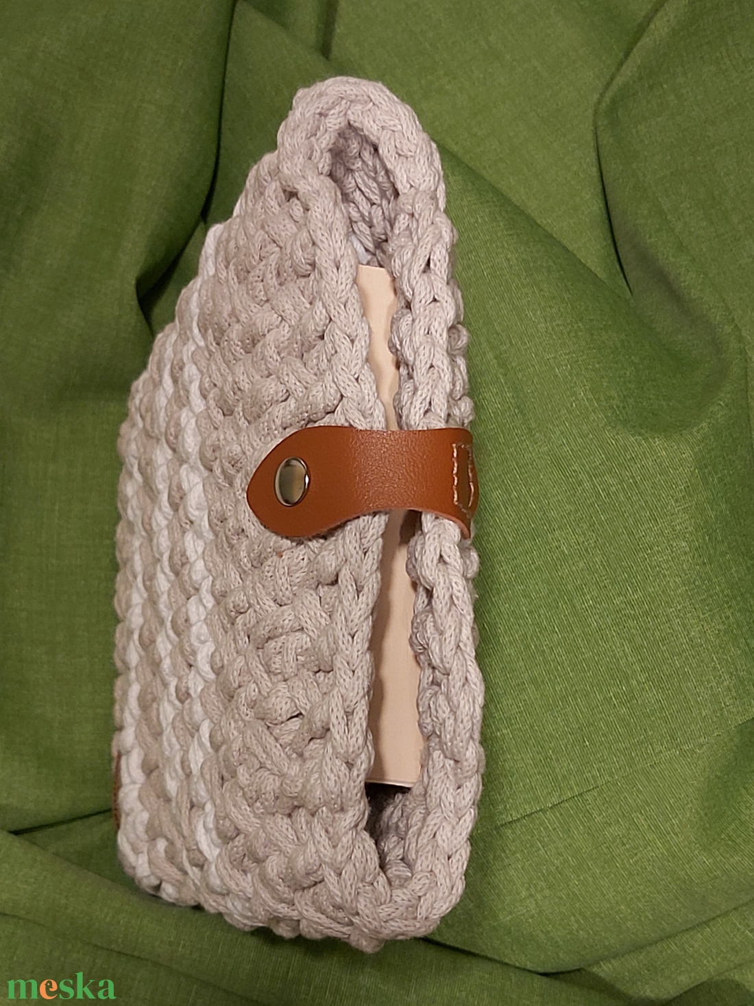 Horgolt könyvtartó, könyvtok újrahasznosított pamut zsinórfonalból, nagy könyvhöz is, patentos zárral. - könyv & zene - könyvtok - Meska.hu