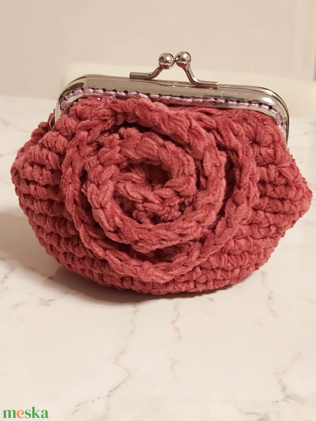 Mályva színű horgolt mini csatos pénztárca - táska & tok - pénztárca & más tok - aprópénztartó - Meska.hu