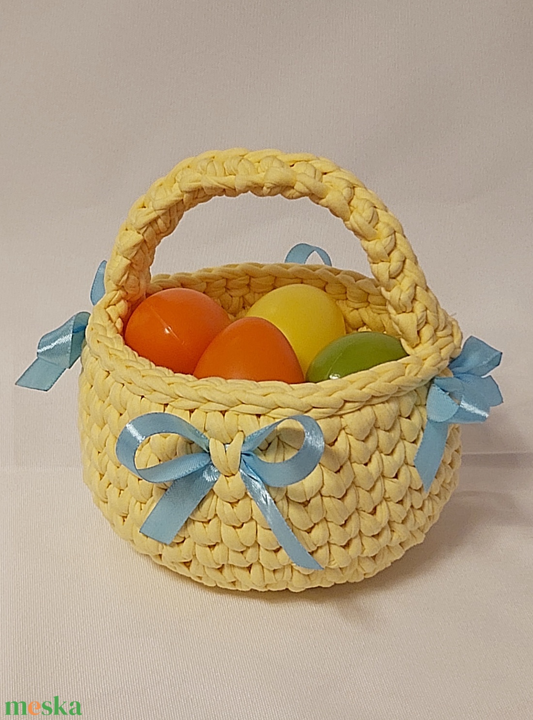 Horgolt sárga színű tavaszi kiskosár - otthon & életmód - dekoráció - asztal és polc dekoráció - dekorációs tál, tartó - Meska.hu
