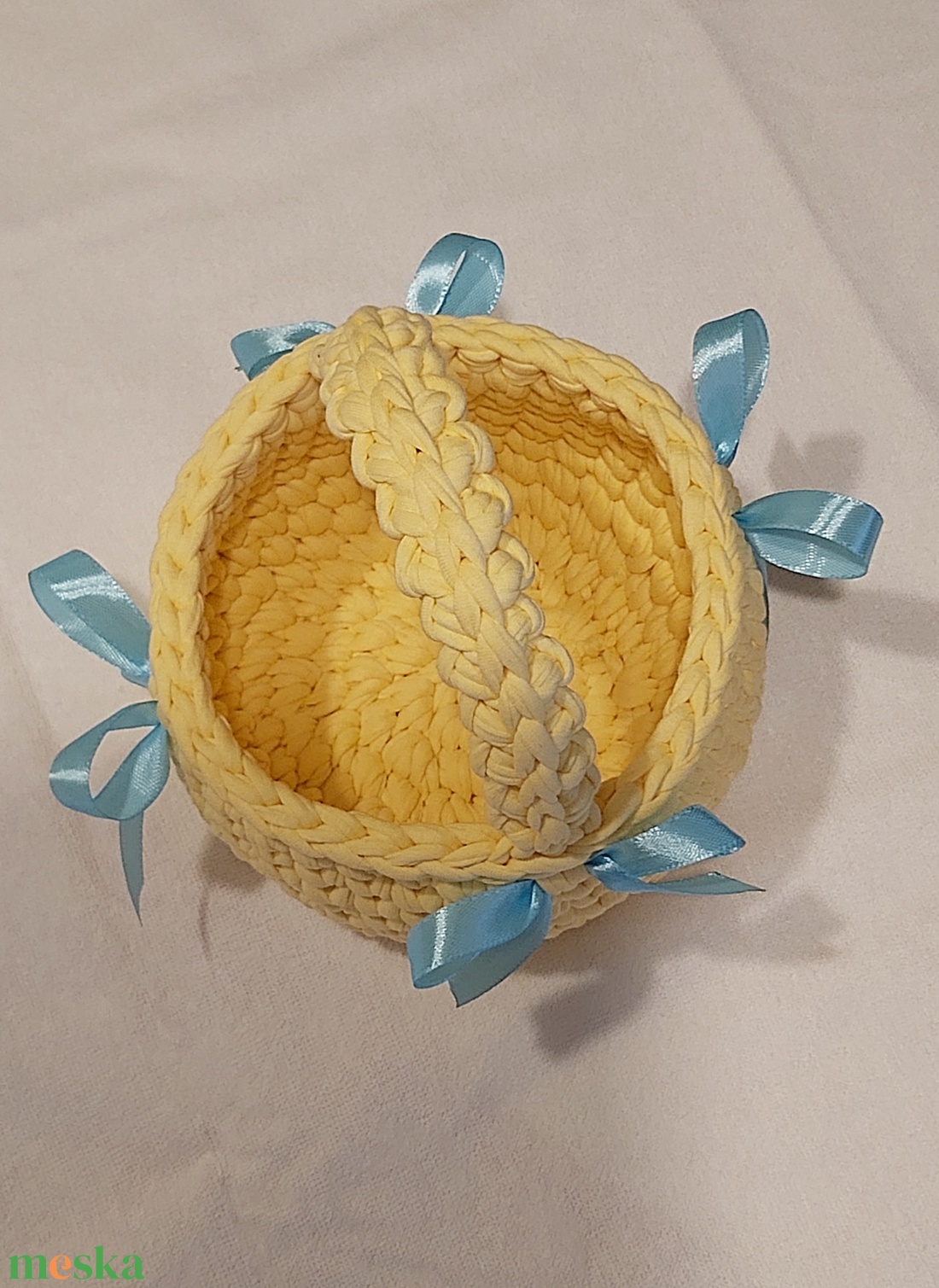 Horgolt sárga színű tavaszi kiskosár - otthon & életmód - dekoráció - asztal és polc dekoráció - dekorációs tál, tartó - Meska.hu