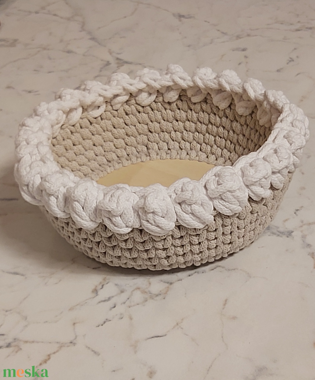 Horgolt tulipános kosár - otthon & életmód - tárolás & rendszerezés - tárolókosár - Meska.hu