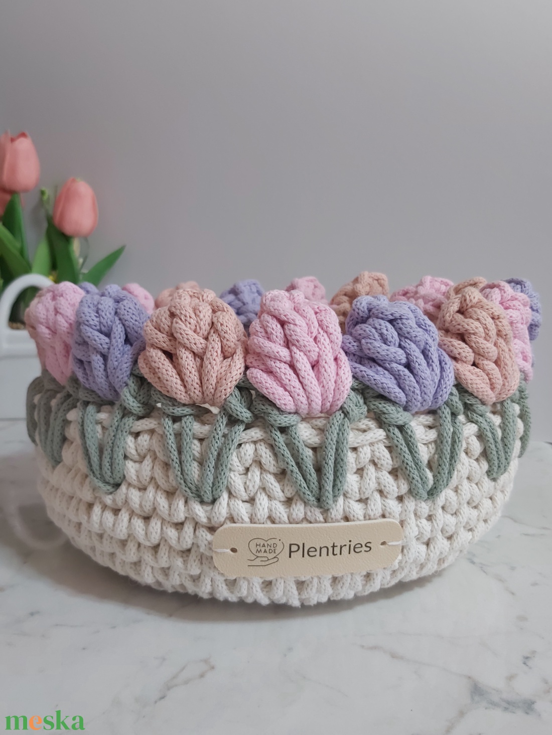 Horgolt tulipános kosár nagyméretű - otthon & életmód - dekoráció - asztal és polc dekoráció - dekorációs tál, tartó - Meska.hu