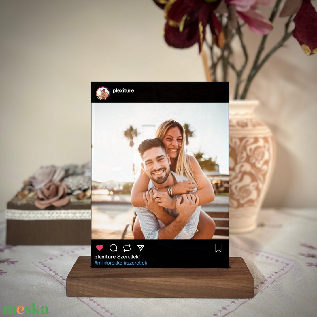 Személyre szabott Instagram stílusú plexi kép fa talpon - Egyedi fényképes ajándék - otthon & életmód - dekoráció - kép & falikép - több részes kép - Meska.hu