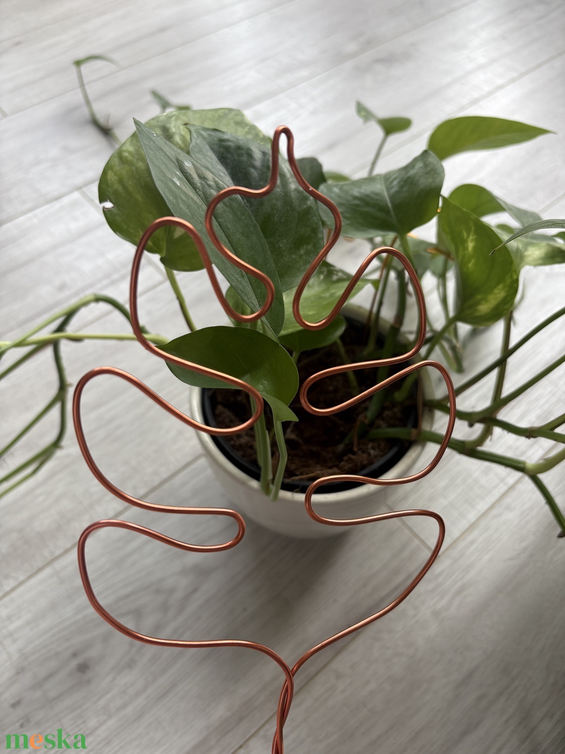 Réz monstrea körülölelő - otthon & életmód - dekoráció - virágdísz és tartó - virágtartó - Meska.hu
