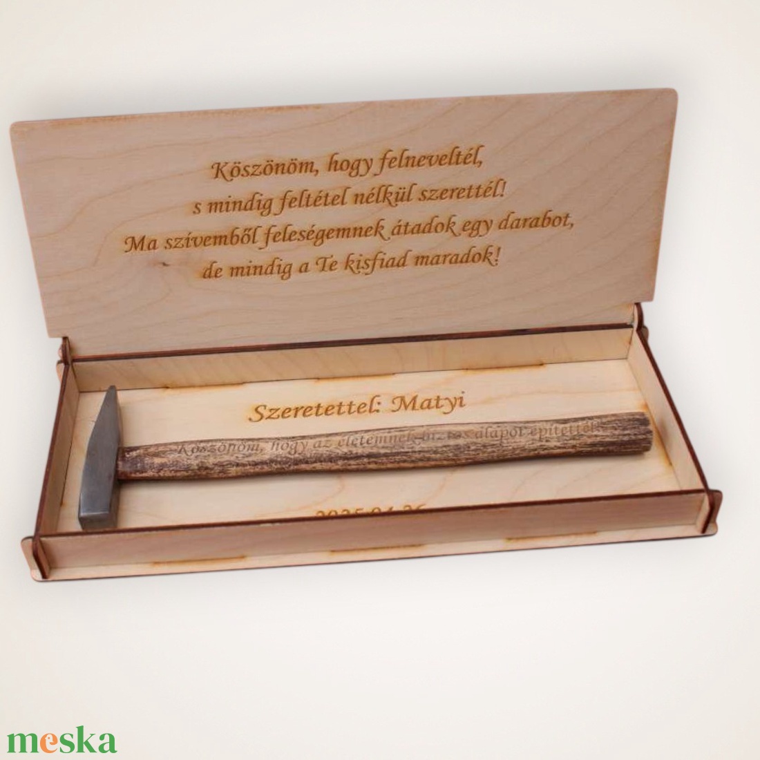 Egyedi szülőköszöntő ajándék apának esküvőre � gravírozott fa doboz kalapáccsal (PLSZ1509) - esküvő - emlék & ajándék - szülőköszöntő ajándék - Meska.hu