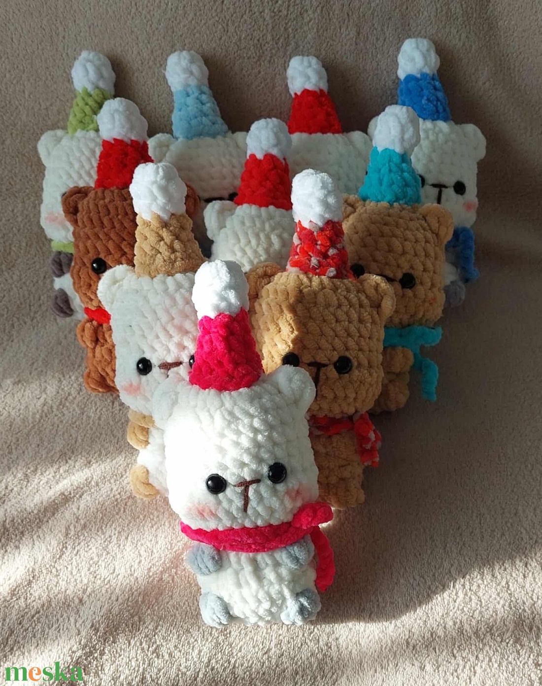 Karácsonyi maci - horgolt, 18 cm - játék & sport - plüssállat & játékfigura - maci - Meska.hu