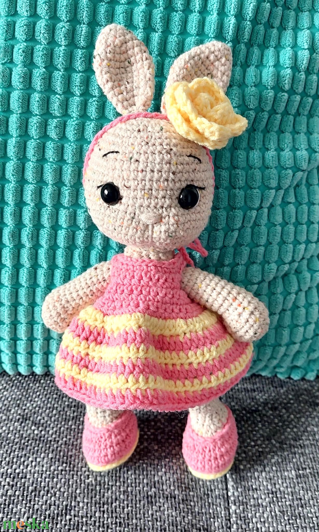 Horgolt nyuszi, levehető ruhában - játék & sport - plüssállat & játékfigura - nyuszi - Meska.hu