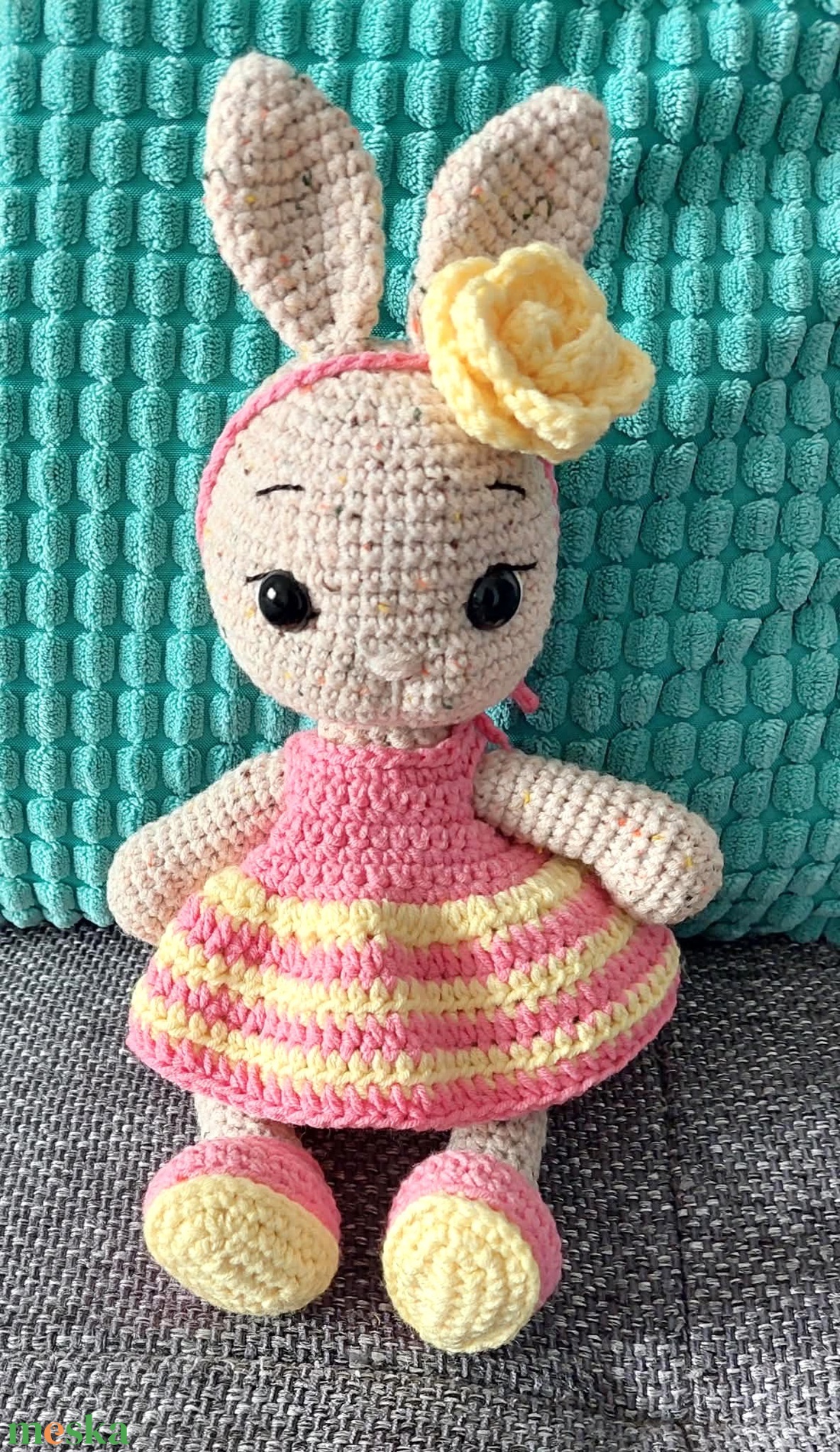 Horgolt nyuszi, levehető ruhában - játék & sport - plüssállat & játékfigura - nyuszi - Meska.hu