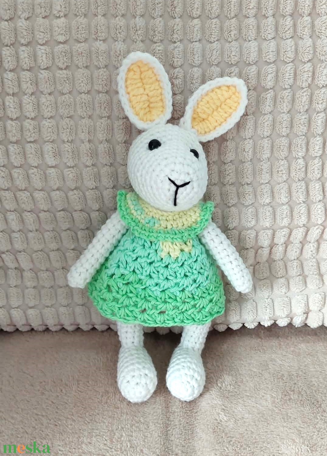 Horgolt nyuszi, ruhában - játék & sport - plüssállat & játékfigura - nyuszi - Meska.hu