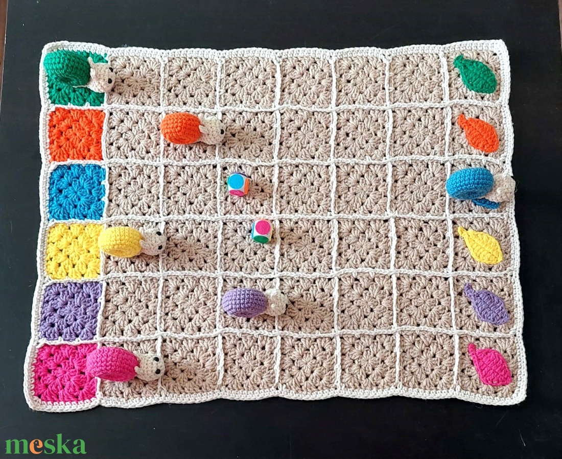 Horgolt társasjáték - csigafutam - játék & sport - táblajáték és kártyajáték - társasjátékok - dobókocka - Meska.hu