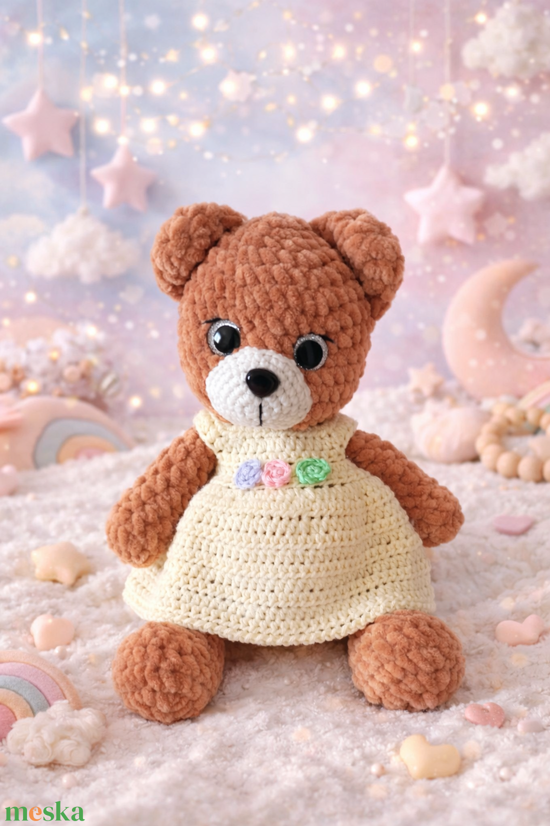 Horgolt maci, ruhával - játék & sport - plüssállat & játékfigura - maci - Meska.hu