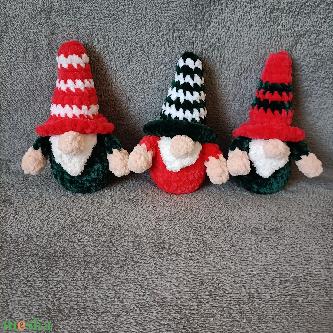 Horgolt karácsonyi manók - karácsony - karácsonyi lakásdekoráció - karácsonyi manók, figurák - Meska.hu