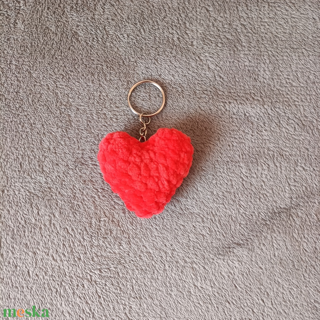 Horgolt piros szivecske kulcstartó  - táska & tok - kulcstartó & táskadísz - kulcstartó - Meska.hu