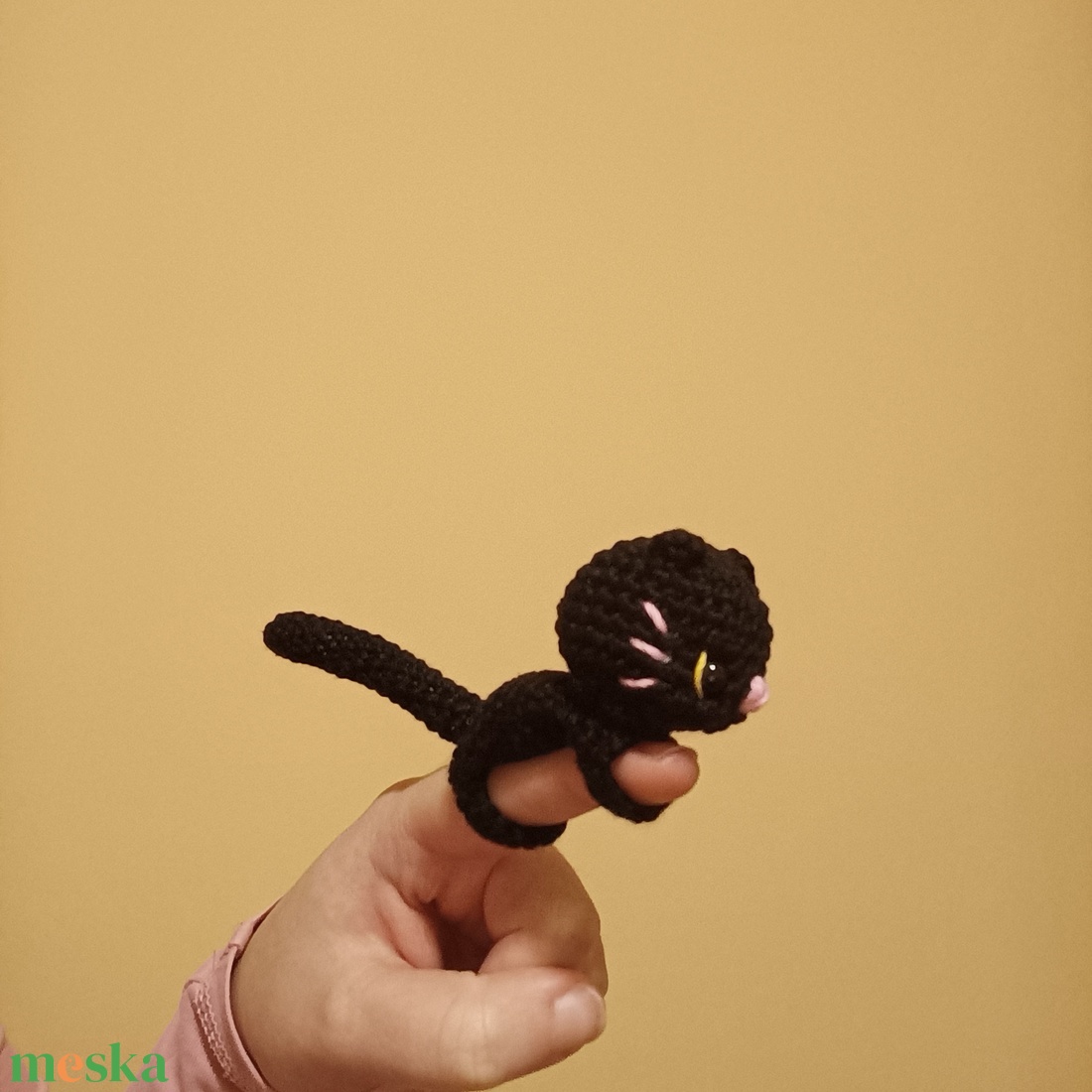 Horgolt fekete cica ujjbáb  - játék & sport - bábok - ujjbáb - Meska.hu